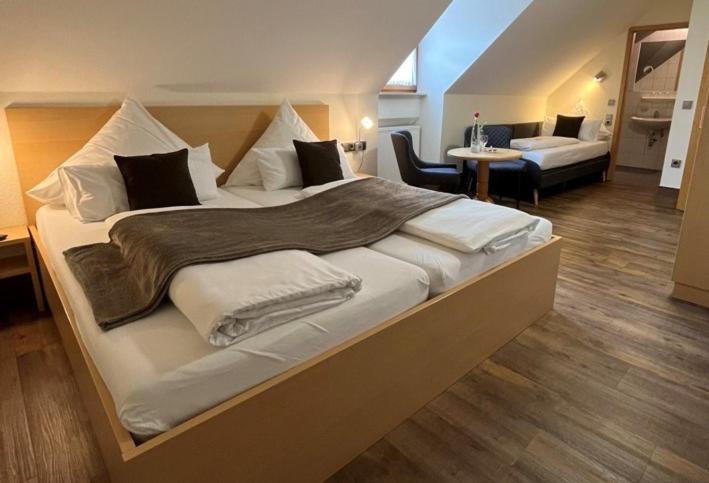 Hotel Gasthof Am Schloss Pilsach Kültér fotó